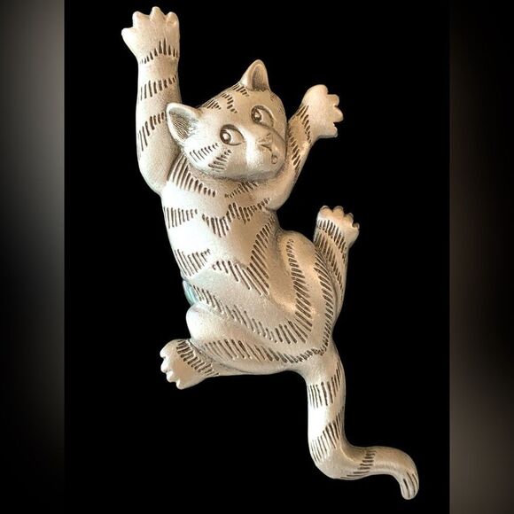 Vintage JJ Artifacts climbing pewter kitty pin brooch new with tags - Picture 1 of 3
